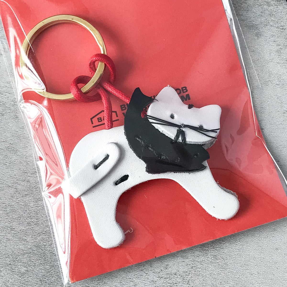 Benlly's & Job Work Room: Benlly's original Cat Salmon Keychain White - Art Bloss
