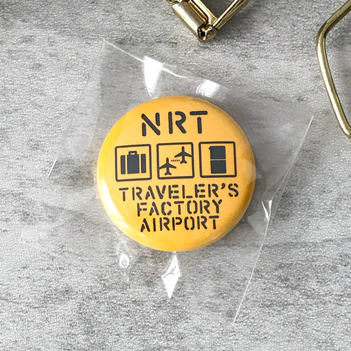Traveler's Company:: Traveler's Badge (Narita Limited) Charm - Art Bloss