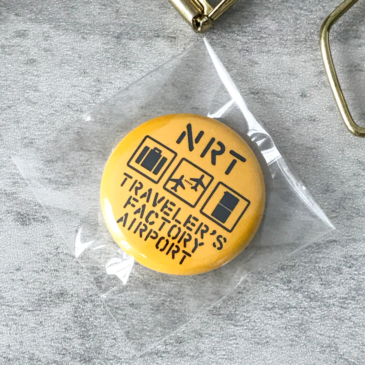 Traveler's Company:: Traveler's Badge (Narita Limited) Charm - Art Bloss