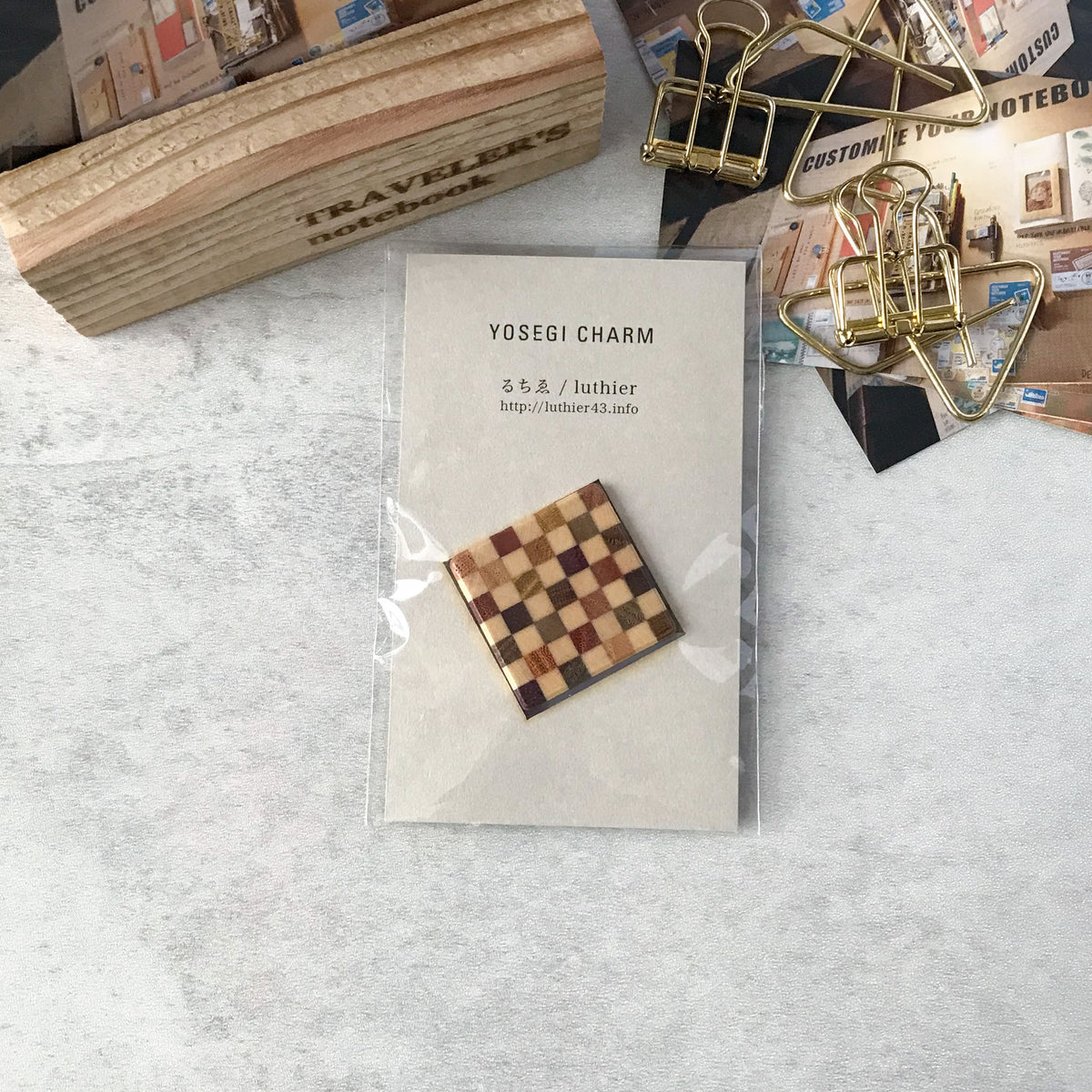 Traveler's Company: Ruchie Charm Parquet Square - Art Bloss