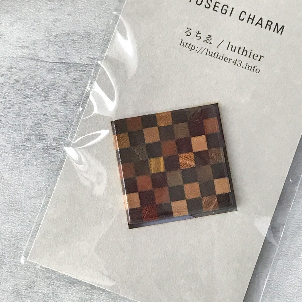 Traveler's Company:Ruchie Charm Parquet Square Dark Brown - Art Bloss