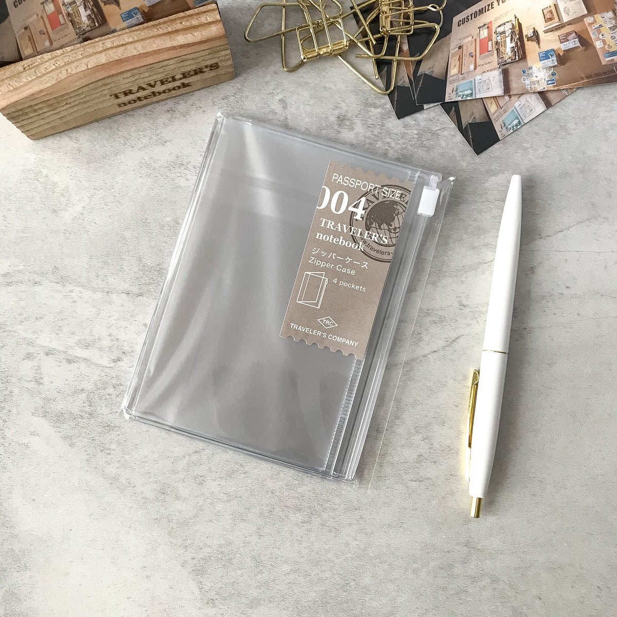 Traveler's Company: Traveler's Notebook Passport Size Refill, Zipper - Art Bloss