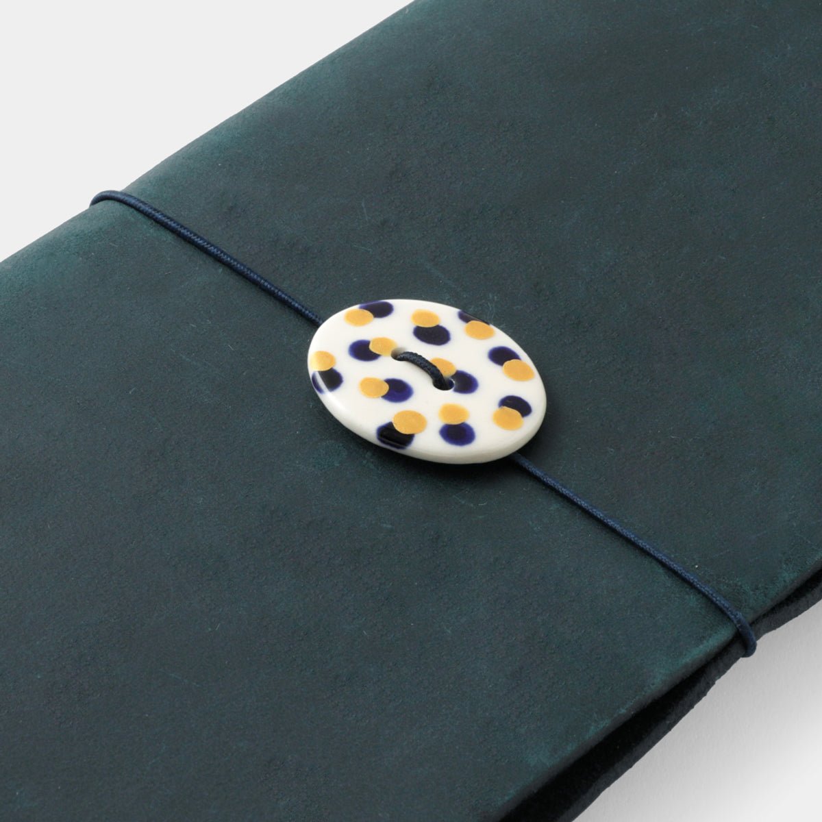 Traveler's Company: Charm Ceramic Dots - Art Bloss