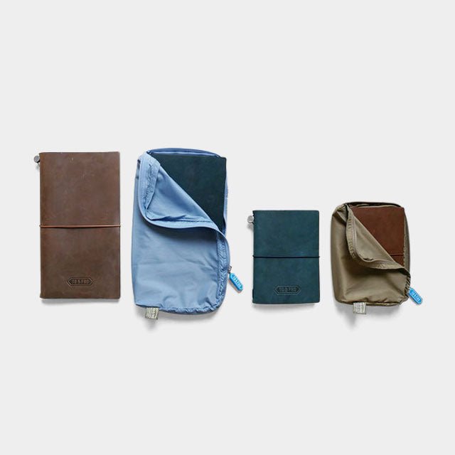 Traveler's Company: TF TO&FRO Traveler's Notebook Organizer, Passport Size, Blue Gray - Art Bloss