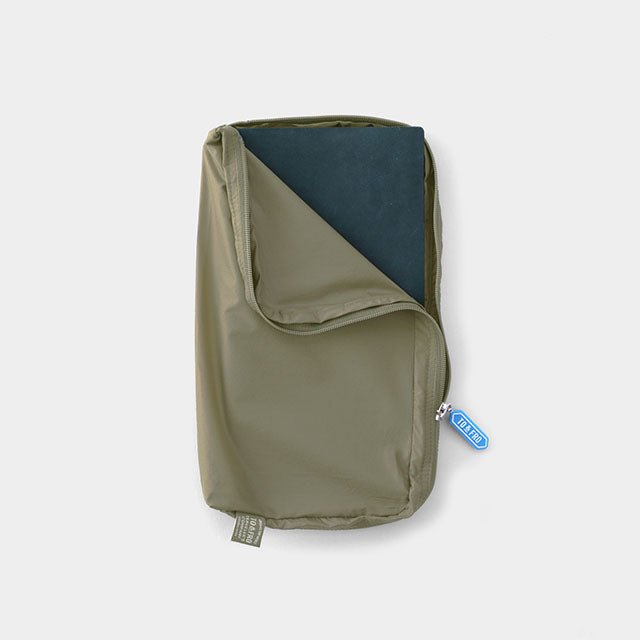 Traveler's Company: TF TO&FRO Traveler's Notebook Organizer, Olive - Art Bloss